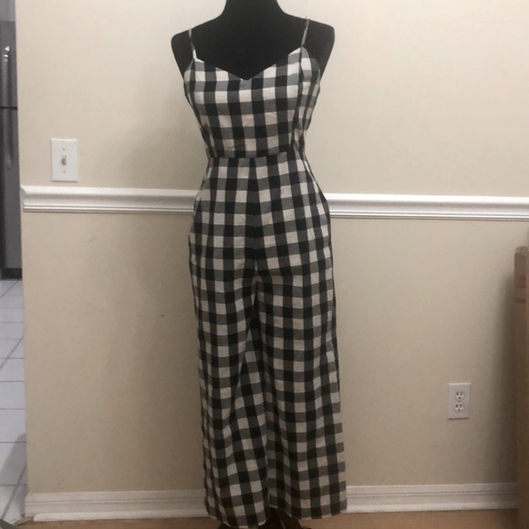 Size. Small Checkered pattern Jumpsuit - Picture 1 of 6